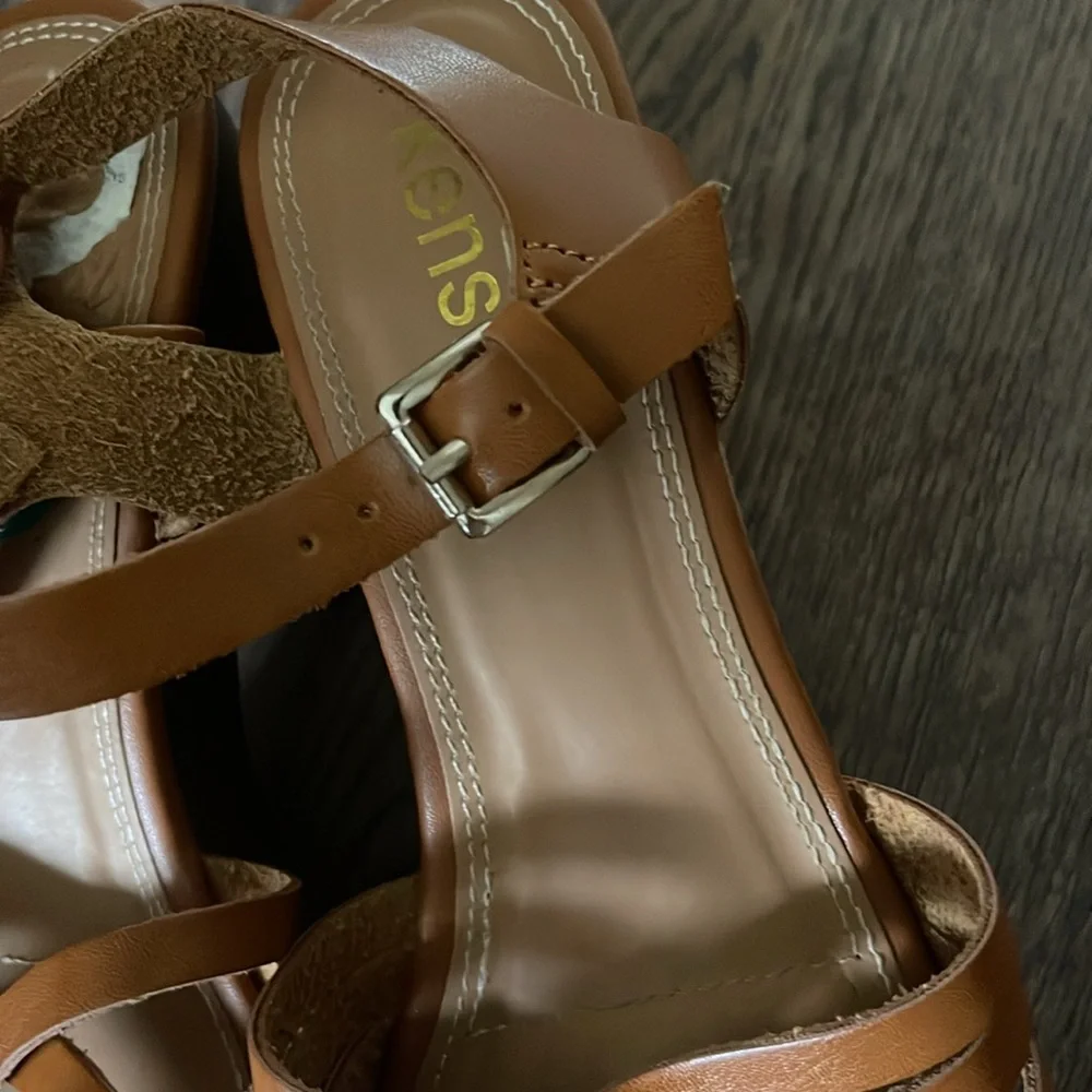 (2 for $20)Beautiful high chunky platform, size 7.5 NEW
